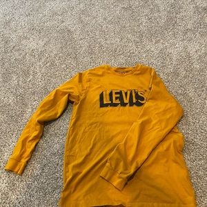 Yellow Levi’s shirt